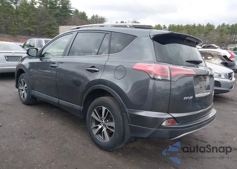 2018 Toyota Rav4 Xle z USA, uszkodzony, nr VIN JTMRFREV2JD240904